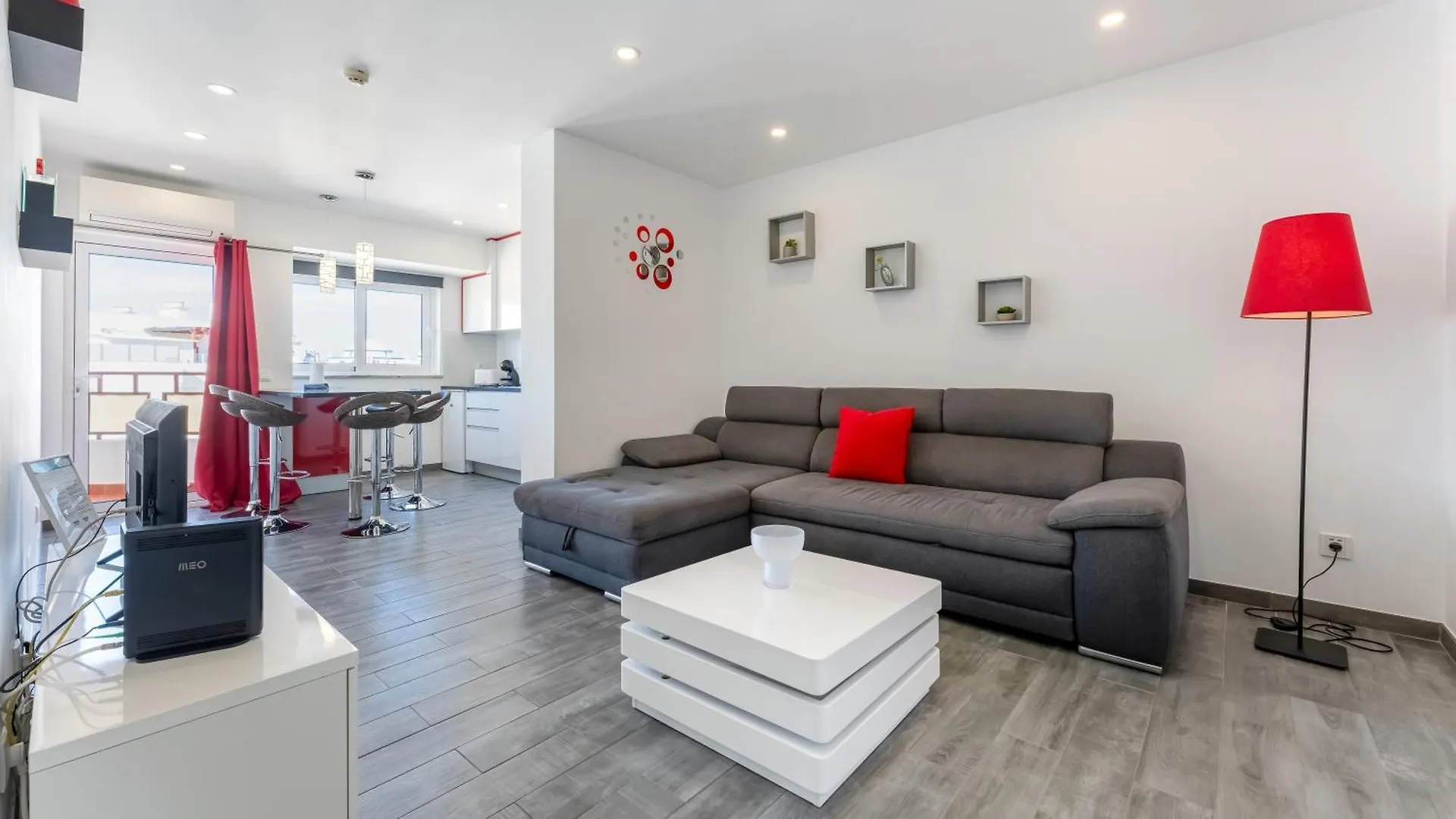 Red Velvet 1 Bdr Flat With Balcony By Lovelystay location